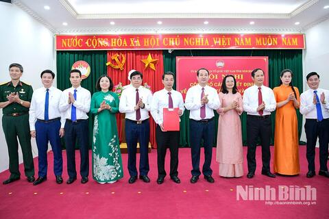 Uỷ ban MTTQ Việt Nam tỉnh công bố các Quyết định về công tác tổ chức và cán bộ