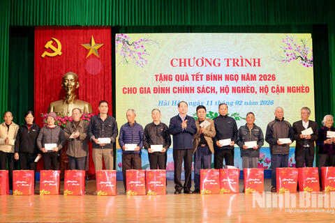 Ủy ban MTTQ Việt Nam tỉnh tổ chức chương trình tặng quà Tết tại xã Hải Hậu