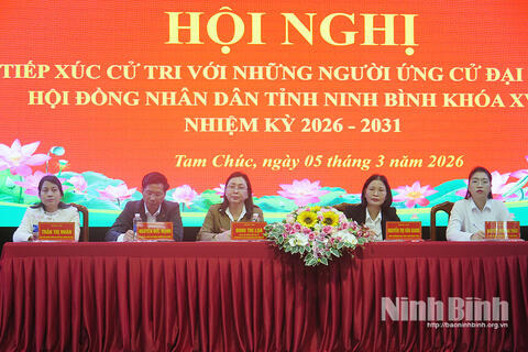 Đồng chí Phó Bí thư Thường trực Tỉnh ủy Đinh Thị Lụa và các ứng cử viên đại biểu HĐND tỉnh tiếp xúc cử tri tại phường Tam Chúc, Lê Hồ