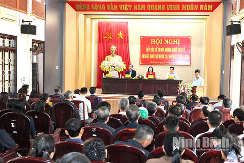 Phó Chủ tịch Quốc hội Nguyễn Thị Thanh và các ứng cử viên đại biểu Quốc hội khóa XVI tiếp xúc cử tri xã Yên Khánh