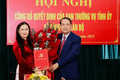 Công bố Quyết định của Ban Thường vụ Tỉnh ủy về công tác cán bộ