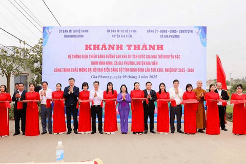 Khánh thành công trình Hệ thống điện chiếu sáng đường vào Khu di tích Quốc gia Nhà thờ Nguyễn Bặc tại xã Gia Phương, huyện Gia Viễn