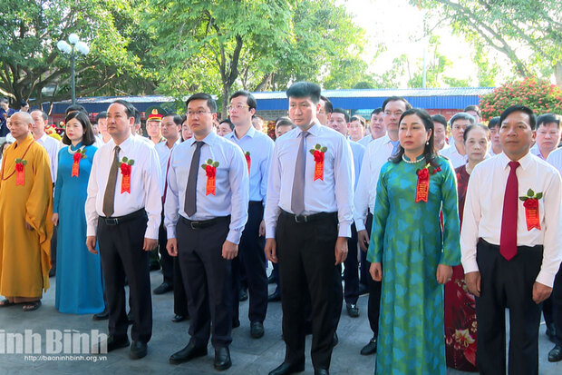 Dâng hương tưởng niệm 726 năm Ngày mất Hưng Đạo Đại Vương Trần Quốc Tuấn