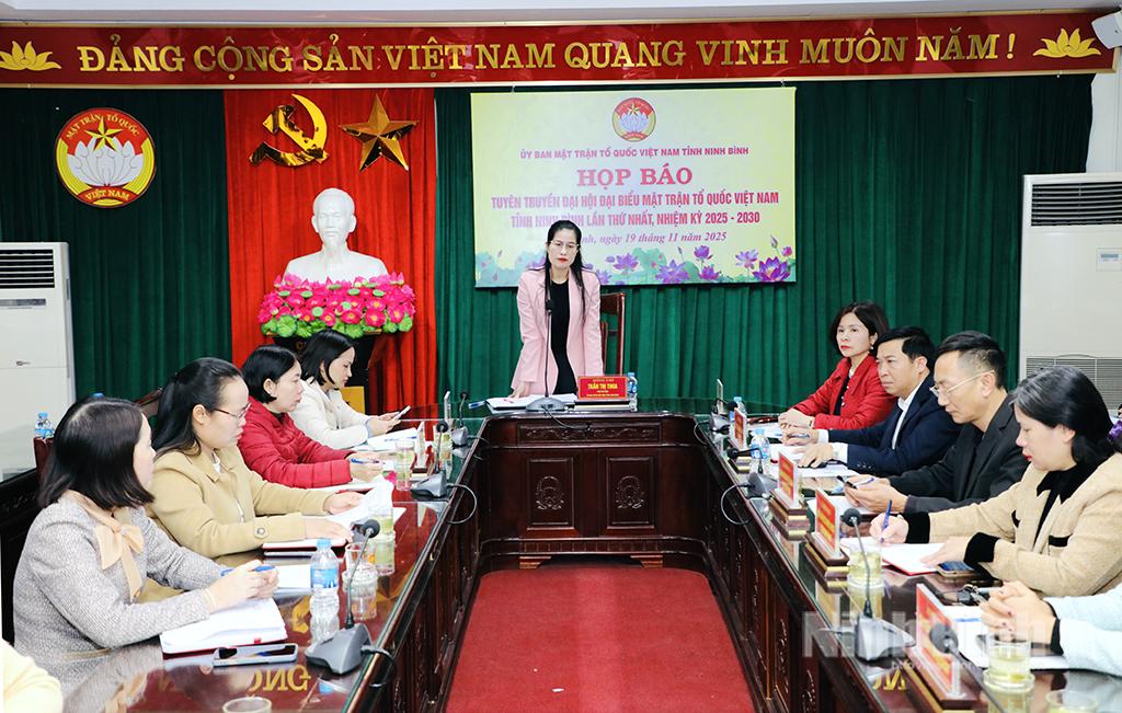 Các đại biểu dự hội nghị.