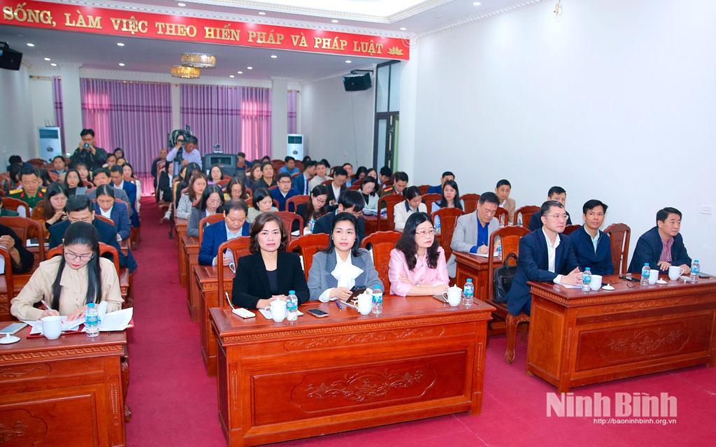 Các đại biểu dự hội nghị.