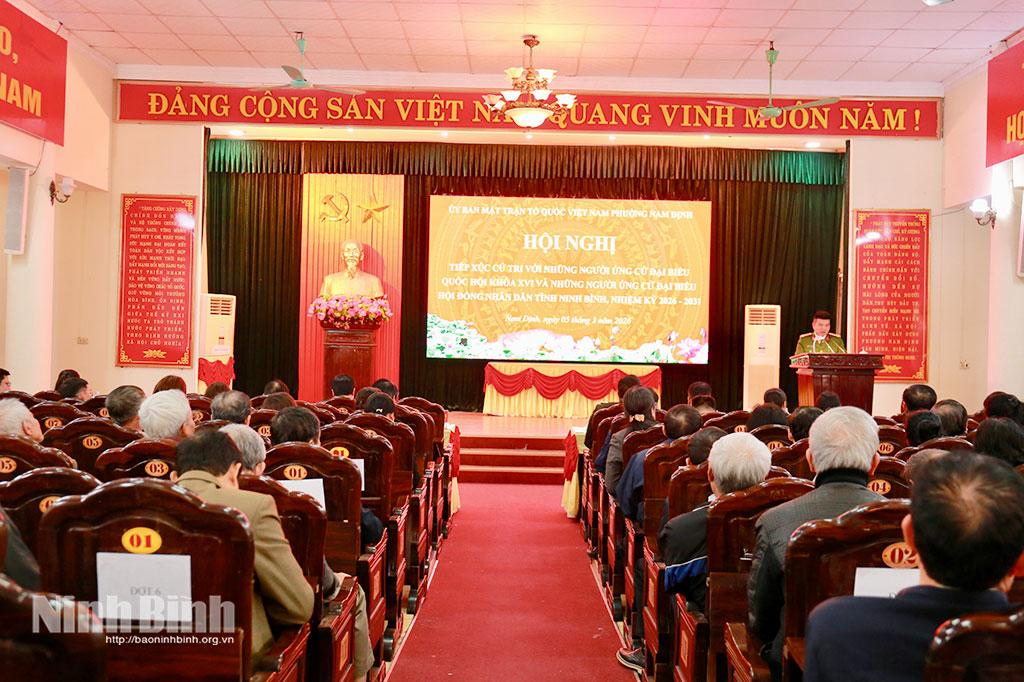 Toàn cảnh buổi tiếp xúc. Ảnh: Trần Giang