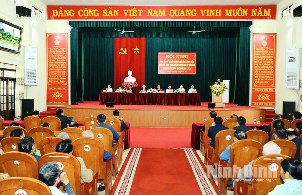 Quang cảnh hội nghị tiếp xúc cử tri xã Đồng Thái.