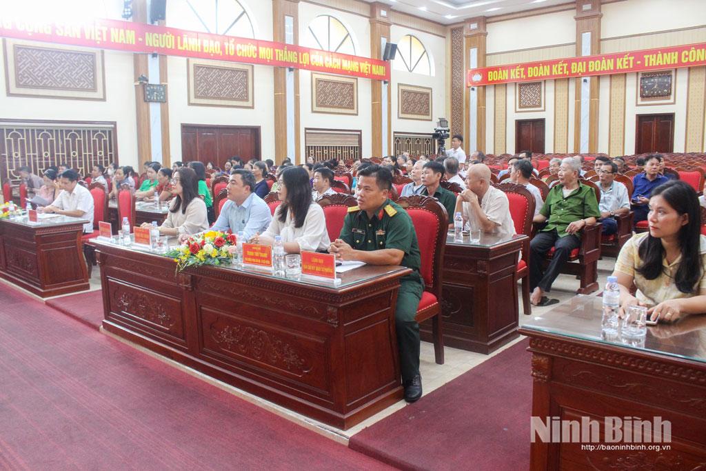 Các đại biểu dự hội nghị.